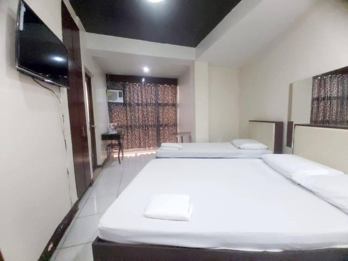 Cosmo Hotel Espana Near Ust マニラ市 エクステリア 写真