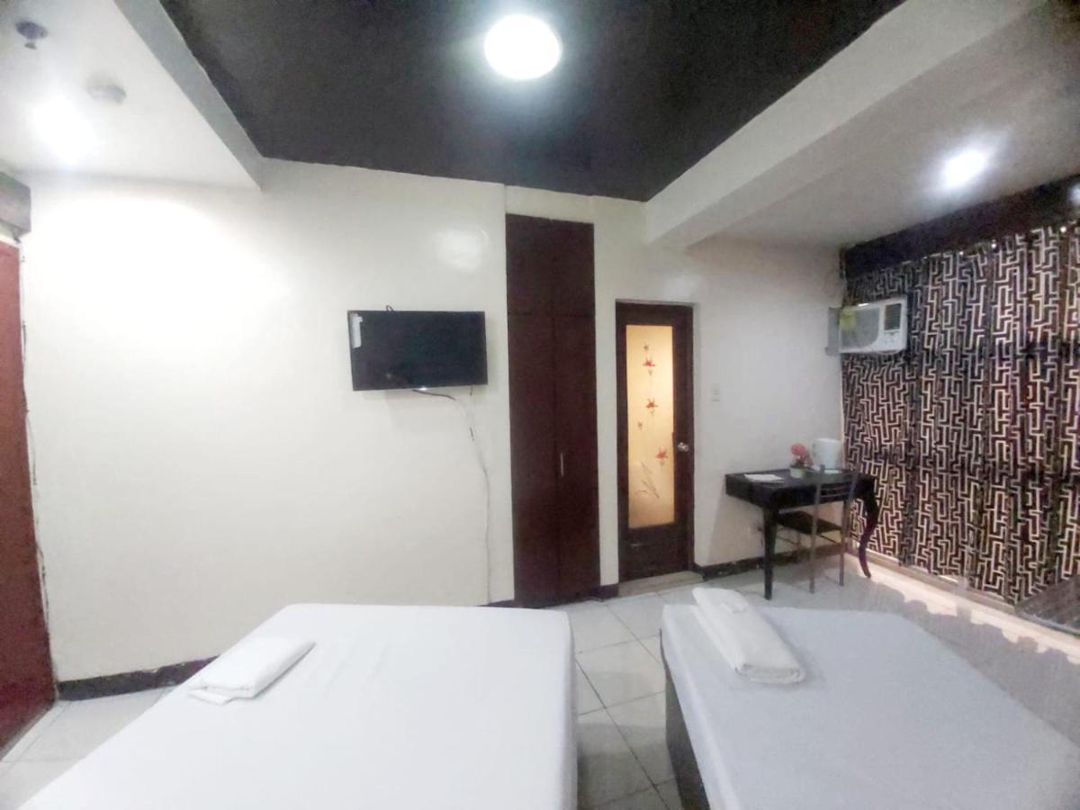 Cosmo Hotel Espana Near Ust マニラ市 エクステリア 写真