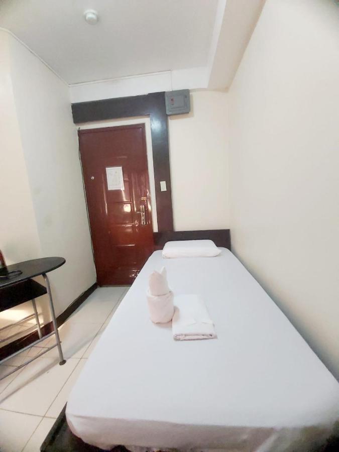 Cosmo Hotel Espana Near Ust マニラ市 エクステリア 写真